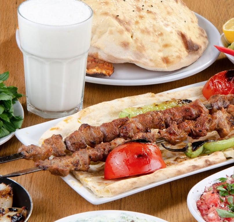 Zeki Usta Kebap Türkmenbaşı Şubesi fotoğraf 6