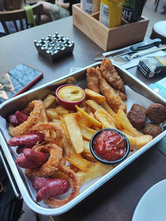 Zeplin Pub&Delicatessen Cadde fotoğraf 11