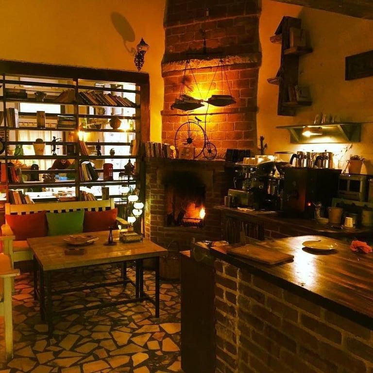 Ares Cafe