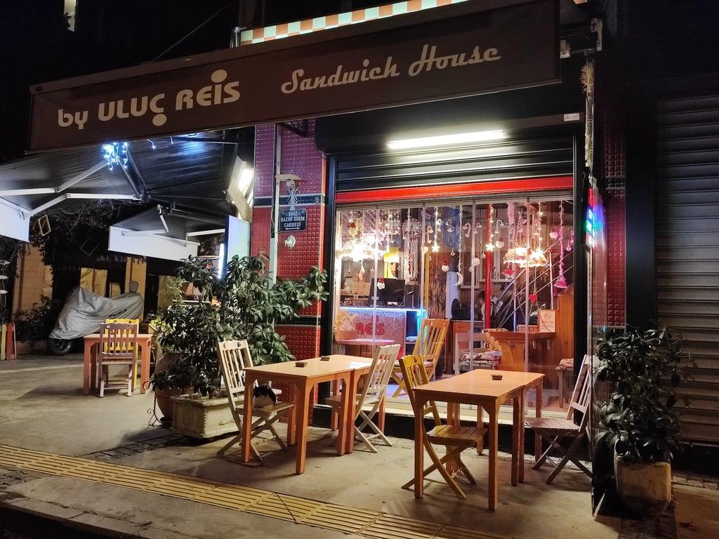 By Uluç Reis- Steak Burger Drinks