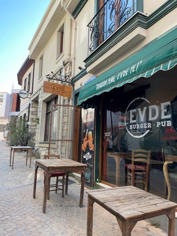 EVDE BURGER - PUB