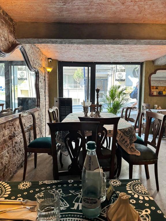 Tiflisi Restoran | Gürcistan Geleneksel Mutfağı fotoğraf 3