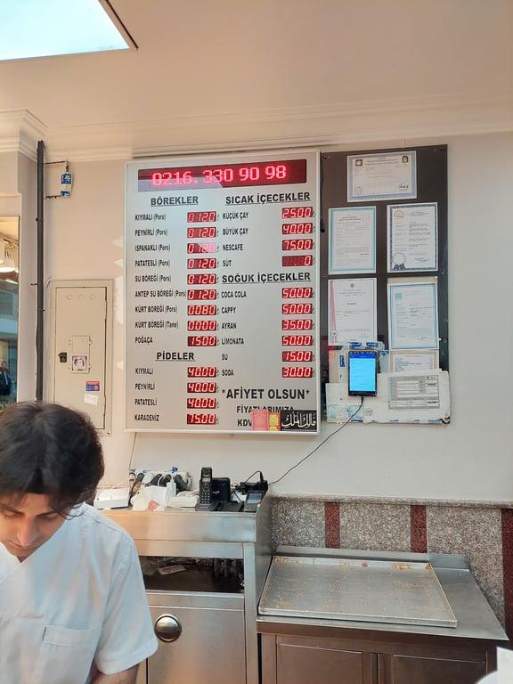 Tarihi Kadıköy Börekçisi fotoğraf 3