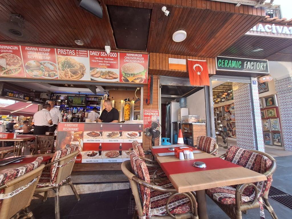 4 Brothers Dedem K. Restaurant fotoğraf 5
