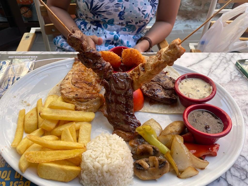 Planet Yucca Live Kusadasi Restaurant "entertainment & dining" fotoğraf 7