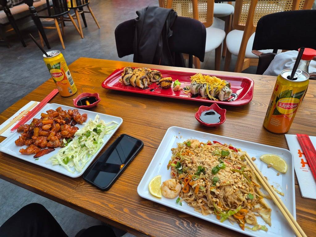 Hai Hai Pub (Sushi/Chinese/Mexican Kitchen) fotoğraf 10