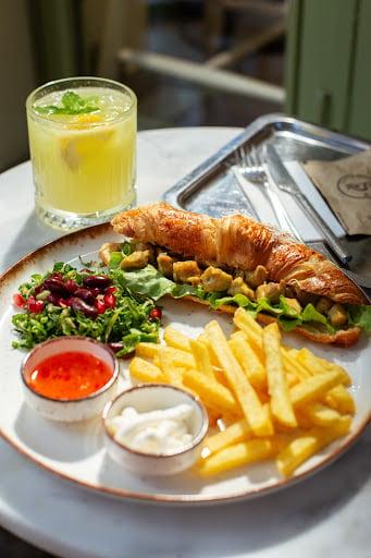 Rafi Karaköy / Breakfast, Coffee, Dessert & Asian Street Food fotoğraf 2