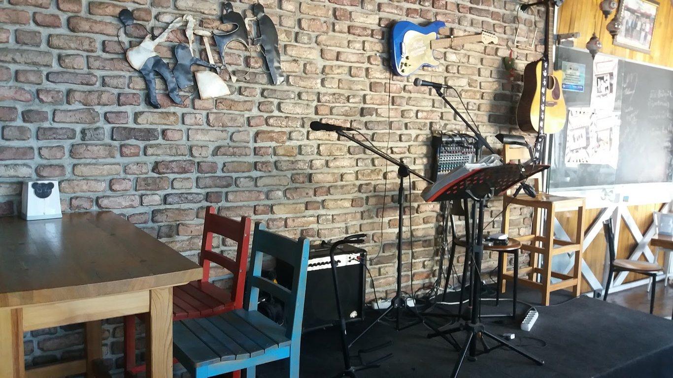 Blackboard cafe&bar