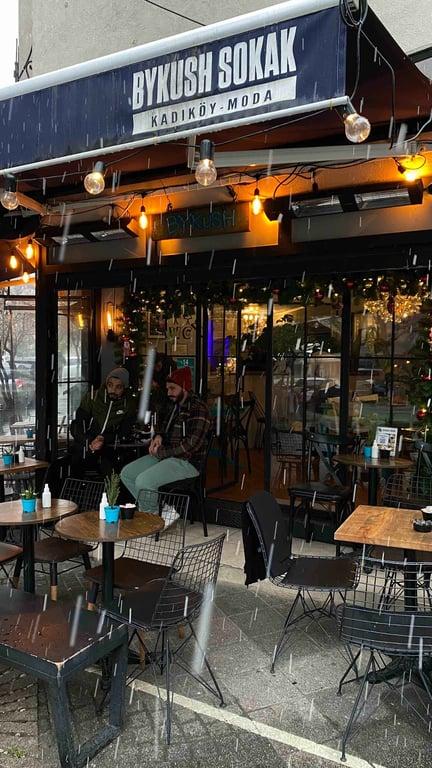 Bykush Sokak - BURGER , Coffee & Dessert | Kadıköy Moda Kahve & Cafe fotoğraf 17
