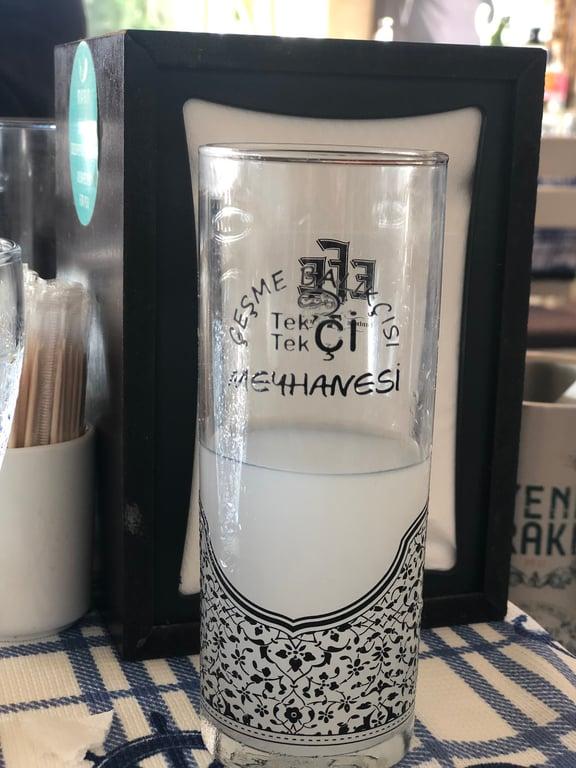 Çeşme Balıkçısı Tektekçii Meyhanesi