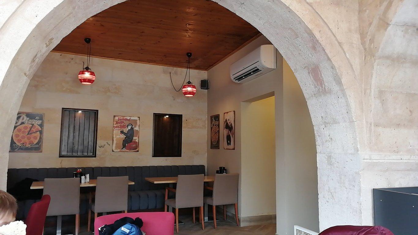Lokal - Sinasos fotoğraf 4
