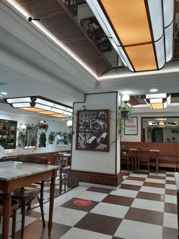 Saray Muhallebicisi - Teşvikiye fotoğraf 2