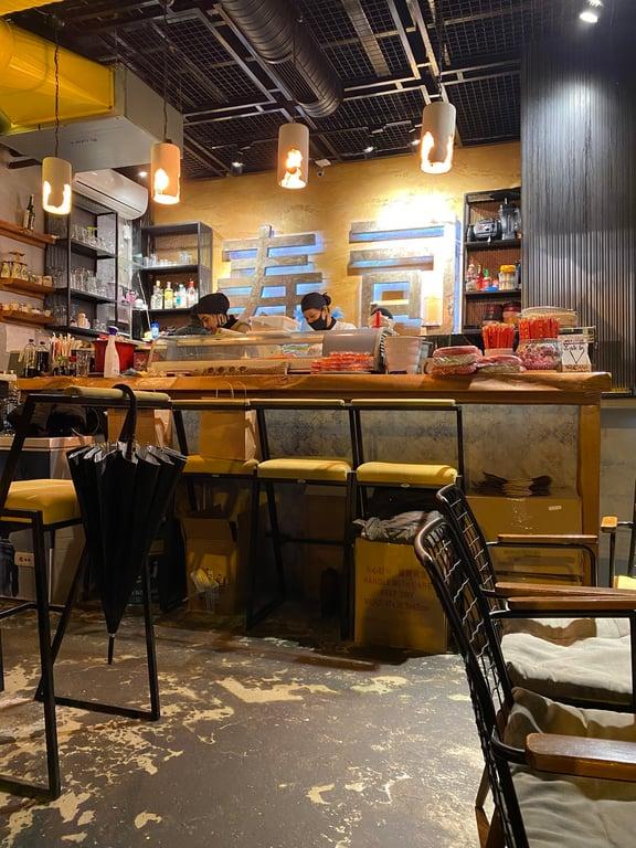 Walk in WOK & SUSHI BAR