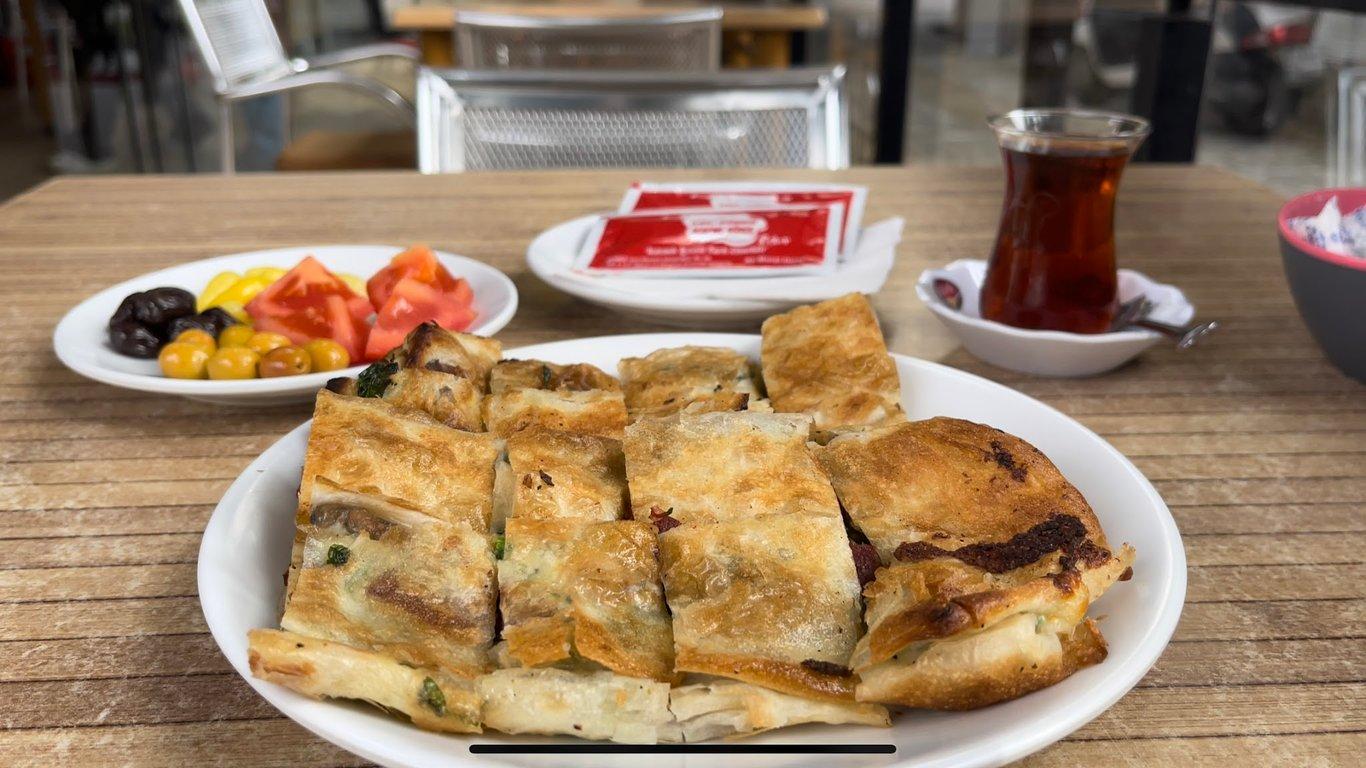 MEŞHUR ANTALYA SERPME BÖREKCİSİ fotoğraf 3