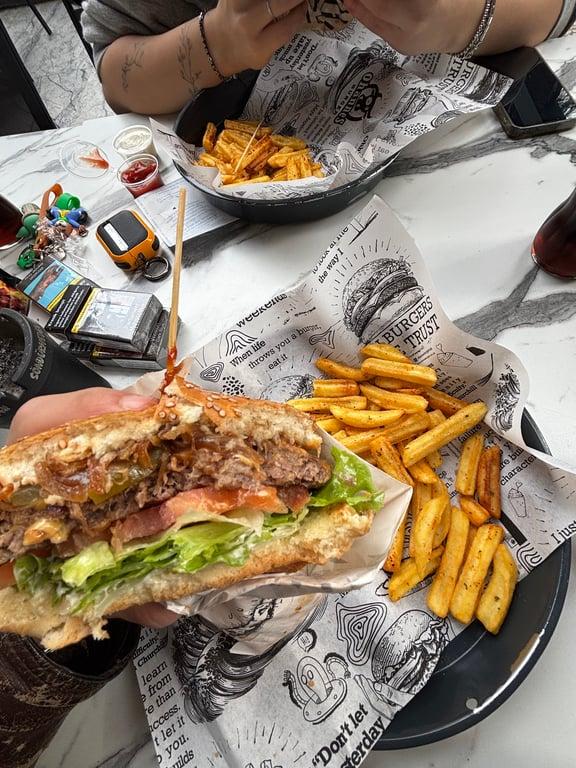 Ohannes Burger Küçükpark fotoğraf 11