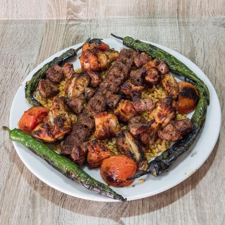 YALI KANAT KEBAP STEAK RESTORAN fotoğraf 5