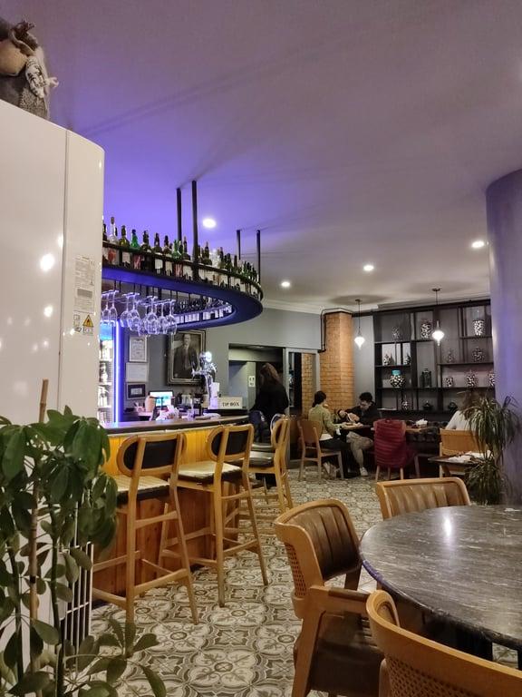 Lalinda Bistro & Gril