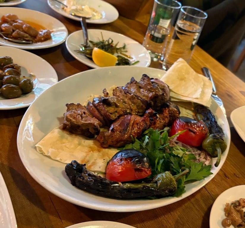 Çakıl Meyhane