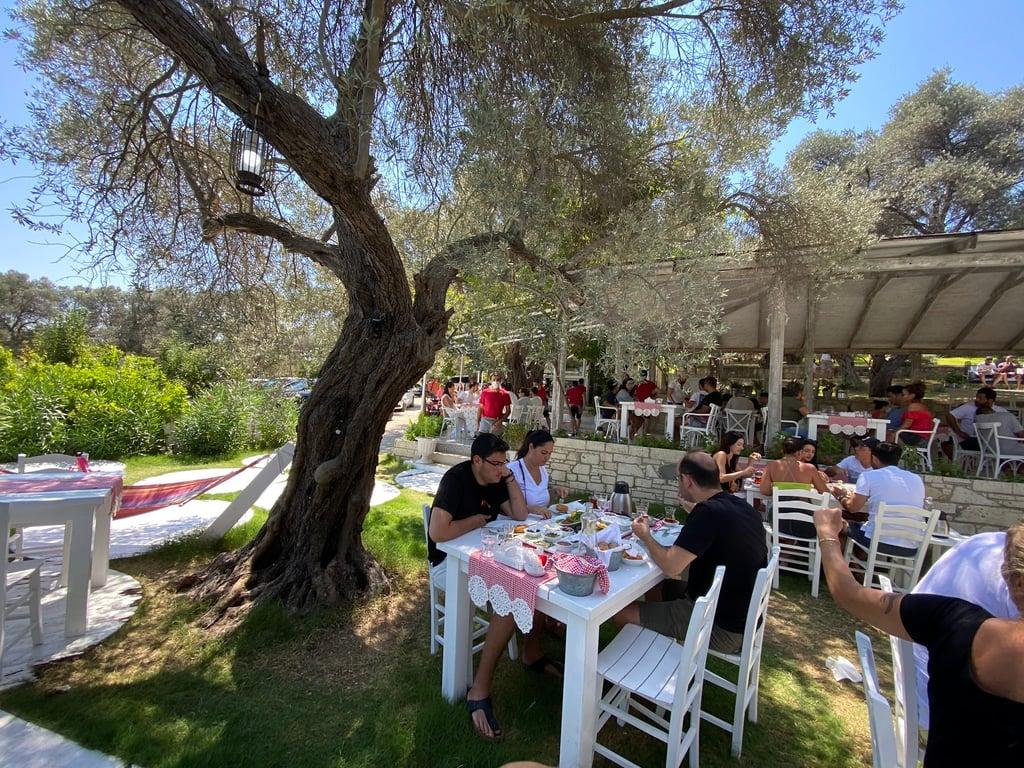 Zeytinaltı kahvaltı Alaçatı fotoğraf 4