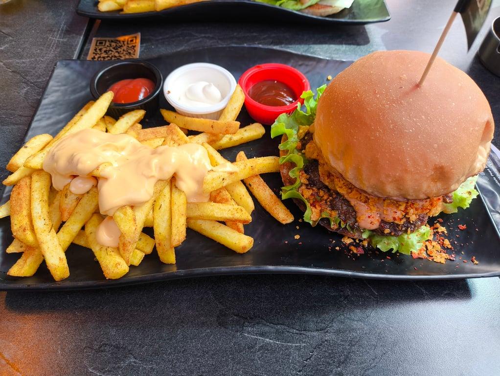 Chuck Burger fotoğraf 2