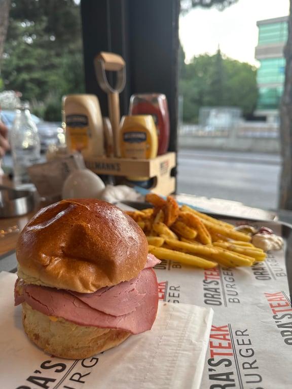ORA’S STEAK & BURGERS fotoğraf 2