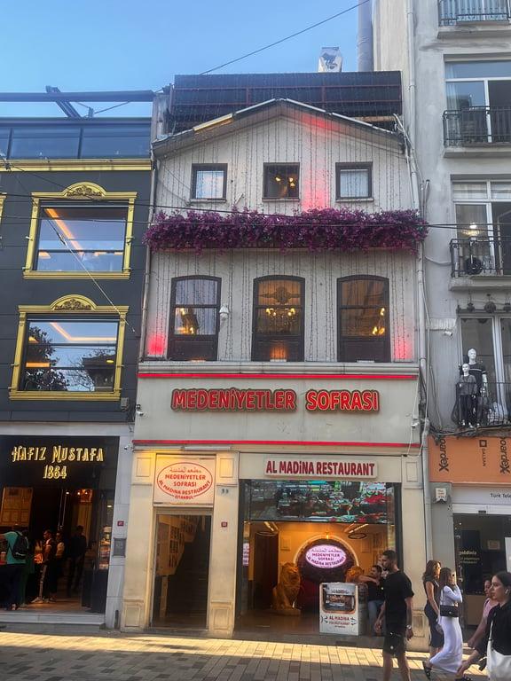 Medeniyetler Sofrası - Al Madina Restaurant İstanbul (Taksim/Beyoğlu) fotoğraf 7