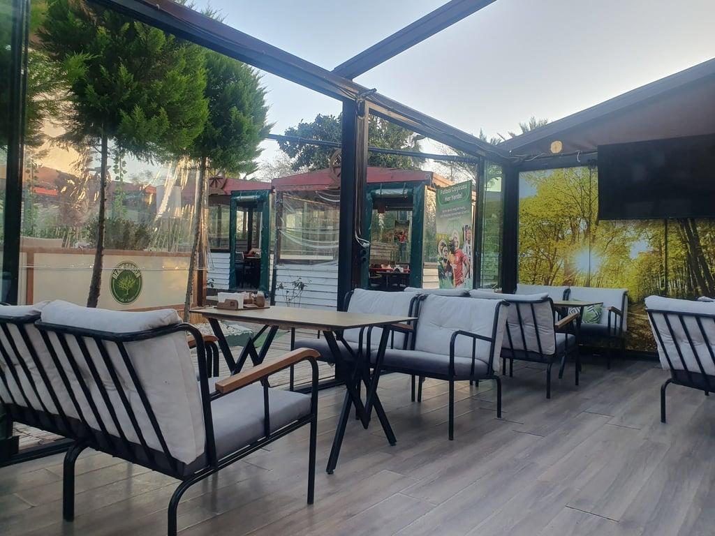 BERRY GARDEN CAFE & BISTRO