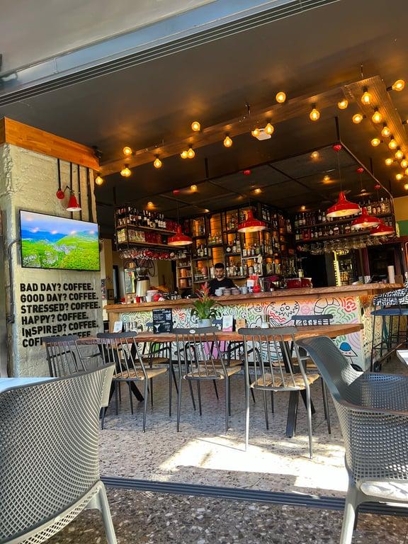 Cafe Local fotoğraf 14