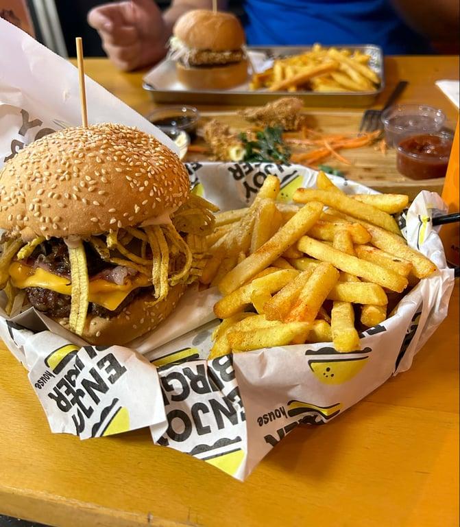 ENJOY BURGER HOUSE fotoğraf 6