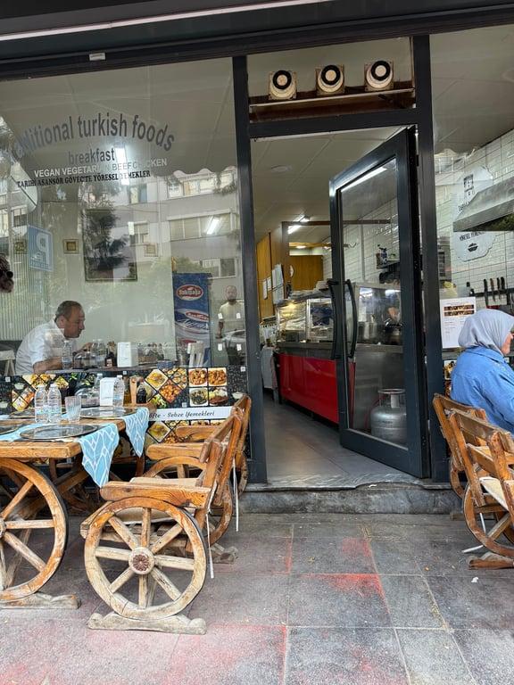 İzmir Tarihi Asansör Göveç'te Yöresel Yemekler fotoğraf 5