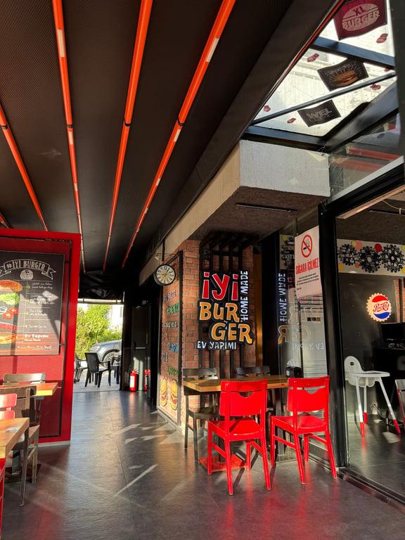 XL Burger fotoğraf 1