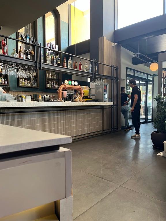 Shakespeare Coffee & Bistro (Liman)