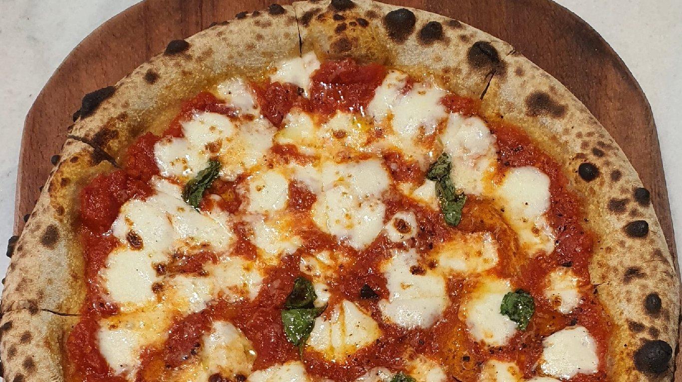 Unica ekşimaya pizza fotoğraf 3