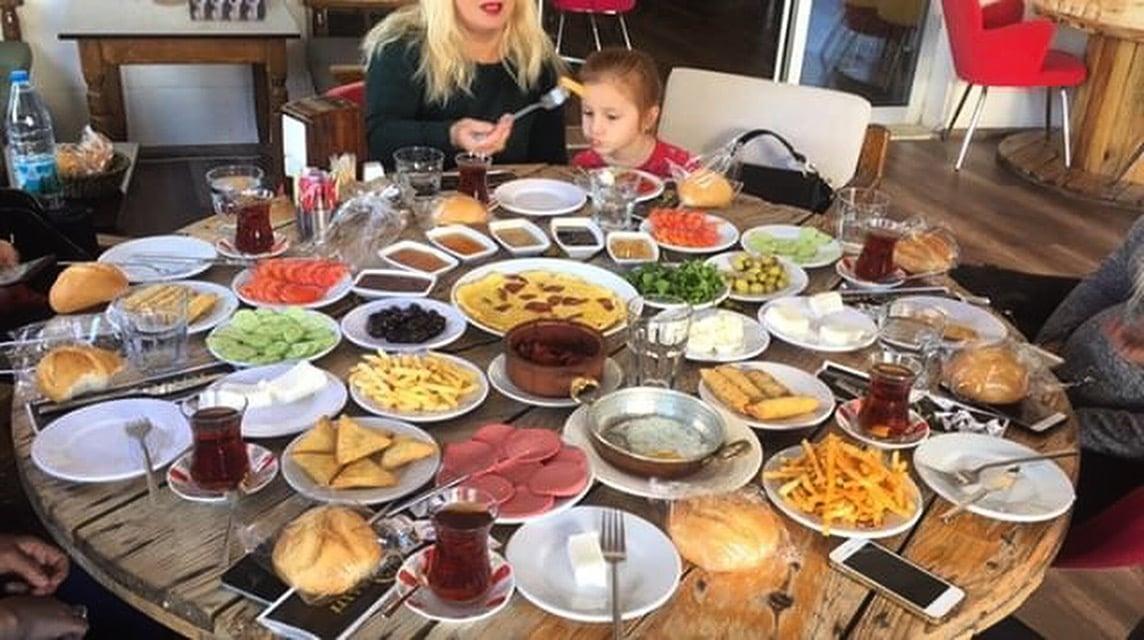 Eşref Saati Cafe Restaurant