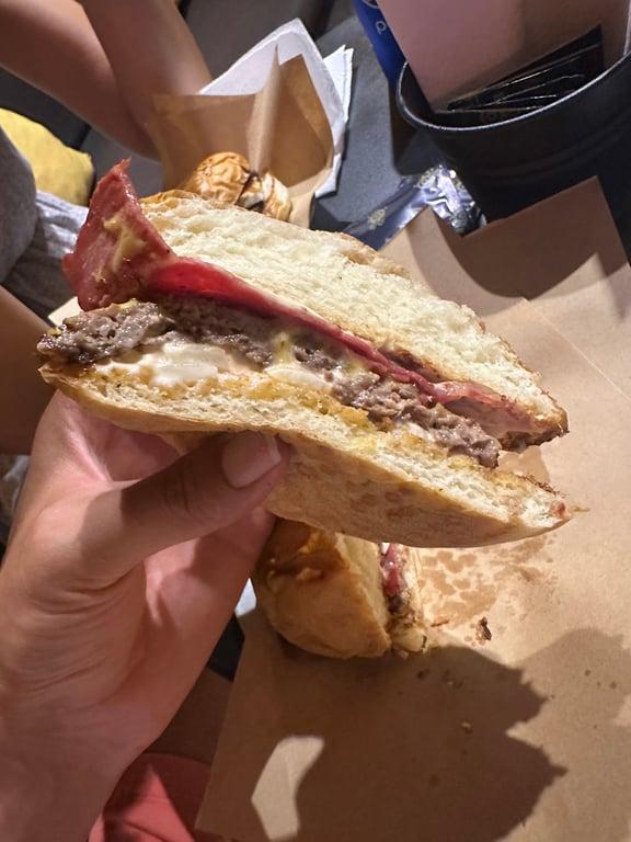 Lush Burger fotoğraf 7