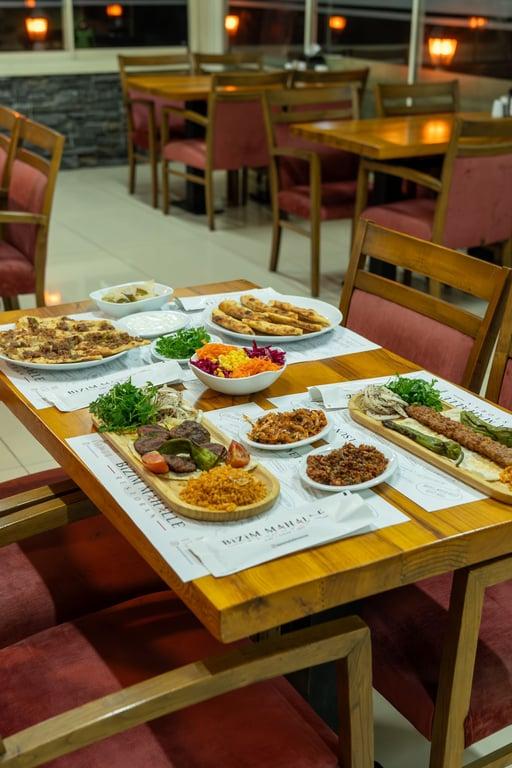 Bizim Mahalle Restoran fotoğraf 1