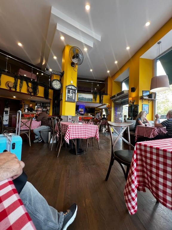 Cafe Italiano fotoğraf 2