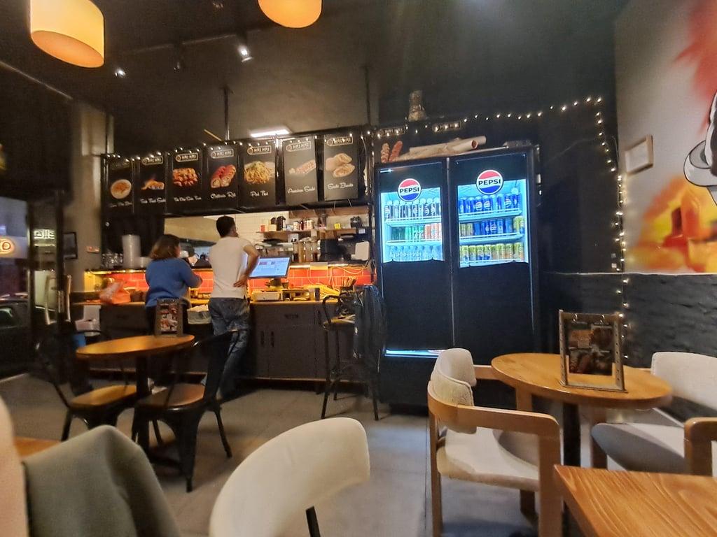Hai Hai Sushi Bar & Asian Kitchen