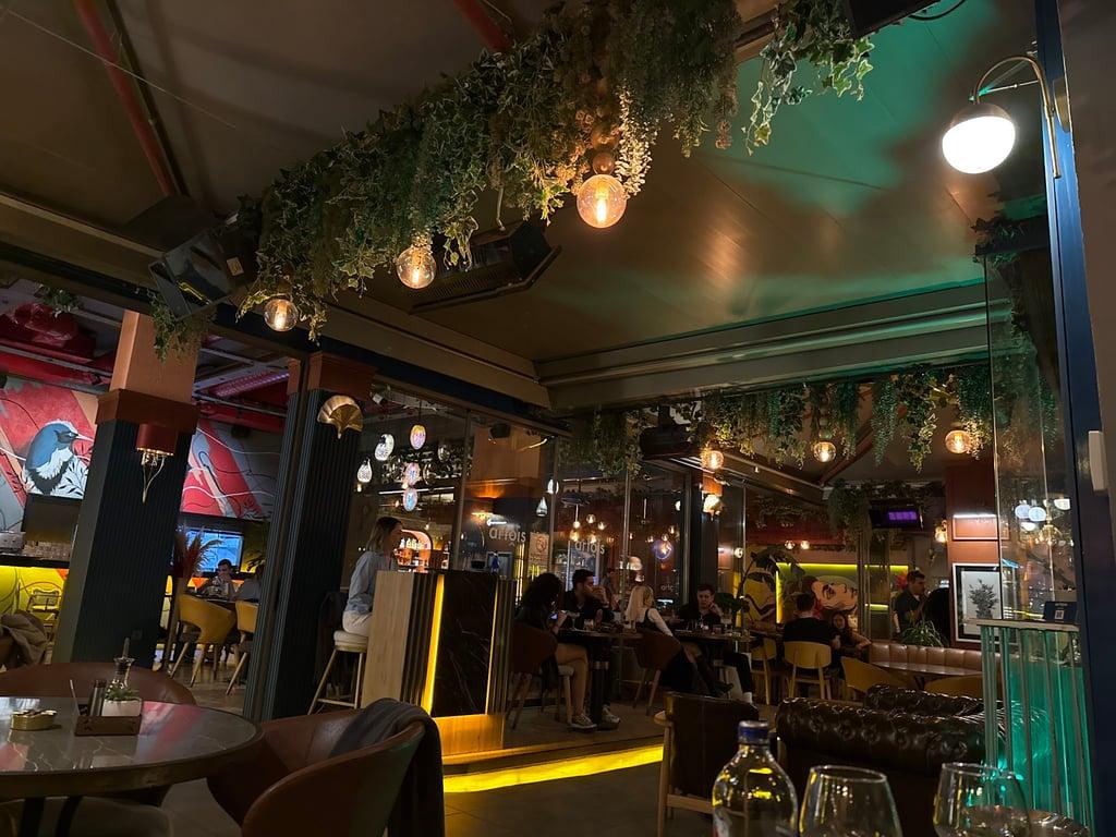 Artois - Cocktail Bar & Chef Restaurant fotoğraf 3