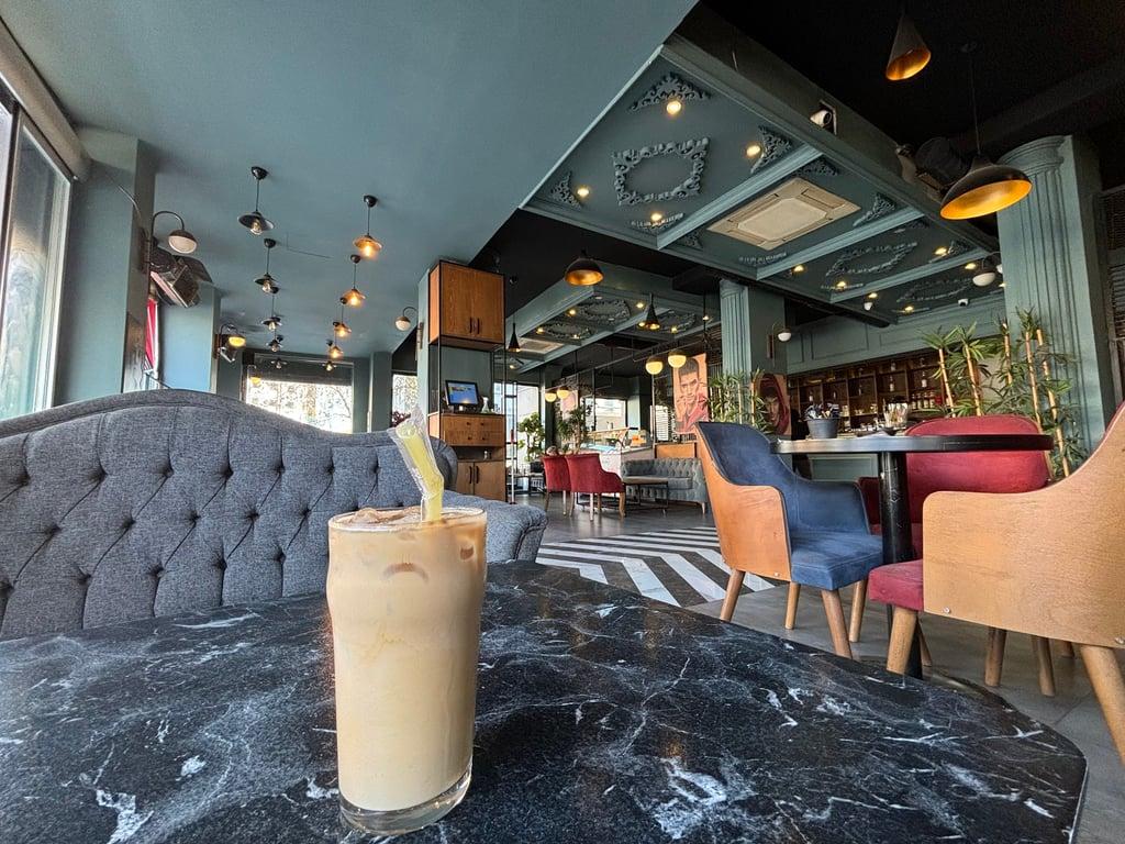 BERLİN CAFE & LOUNGE fotoğraf 5