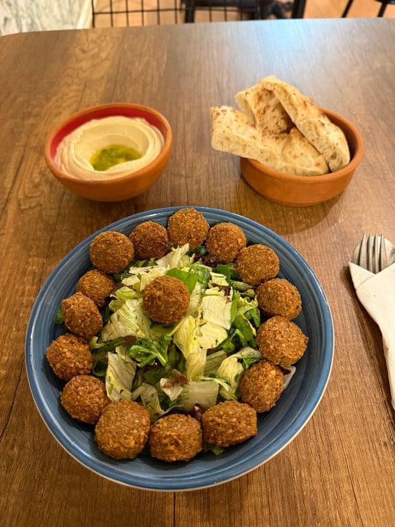 Falfool Vegan House ( Falafel & Hummus ) fotoğraf 5