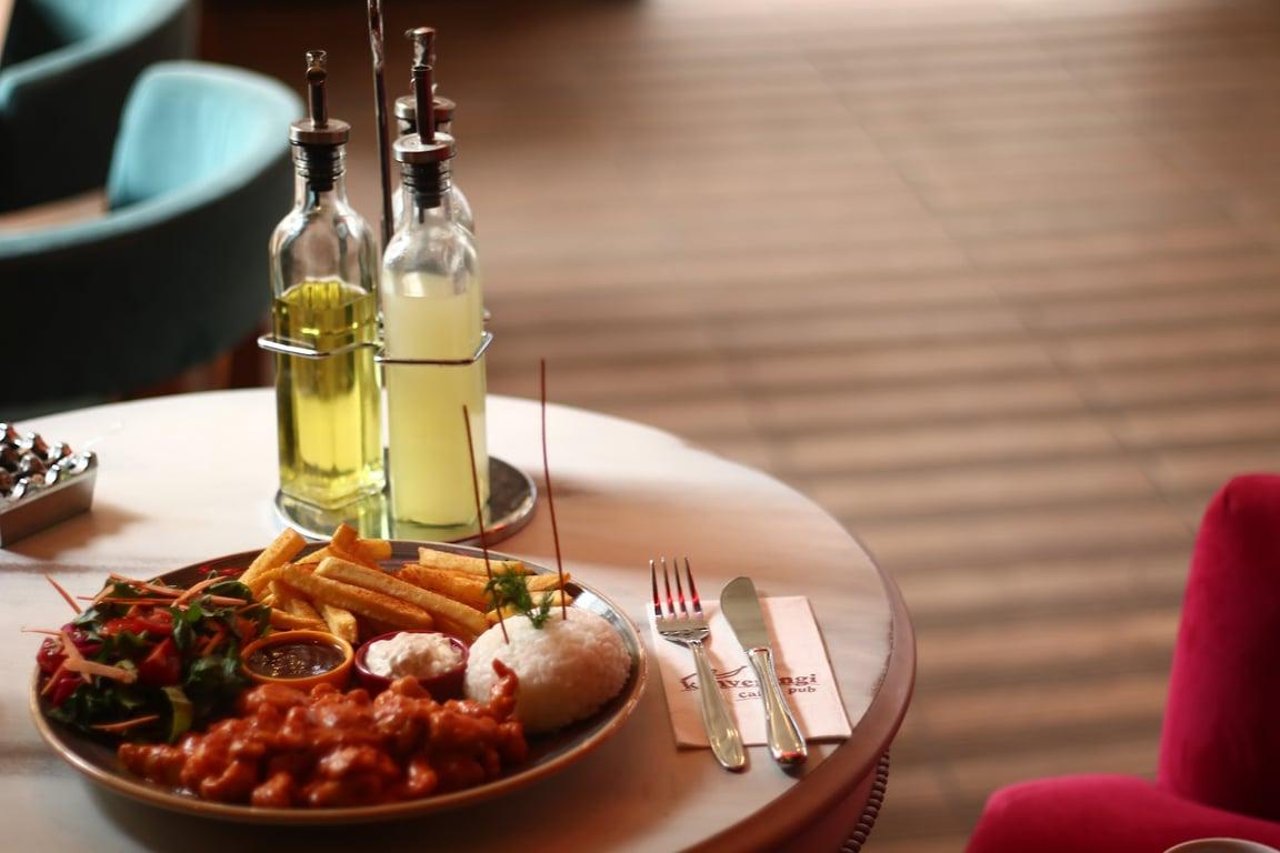 Kahverengi Cafe fotoğraf 16
