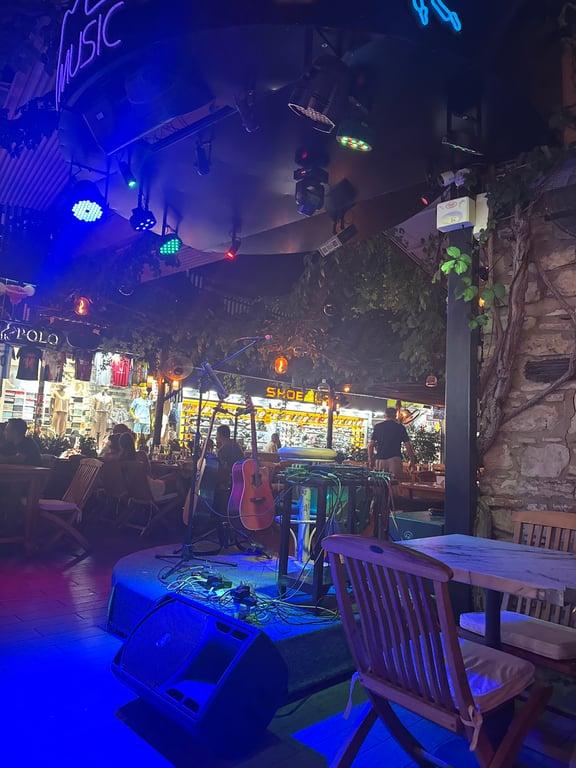Planet Yucca Live Kusadasi Restaurant "entertainment & dining"