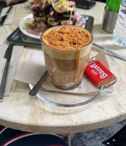 Rafi Karaköy / Breakfast, Coffee, Dessert & Asian Street Food fotoğraf 3