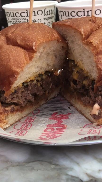 3 Monkey’s Burger fotoğraf 2