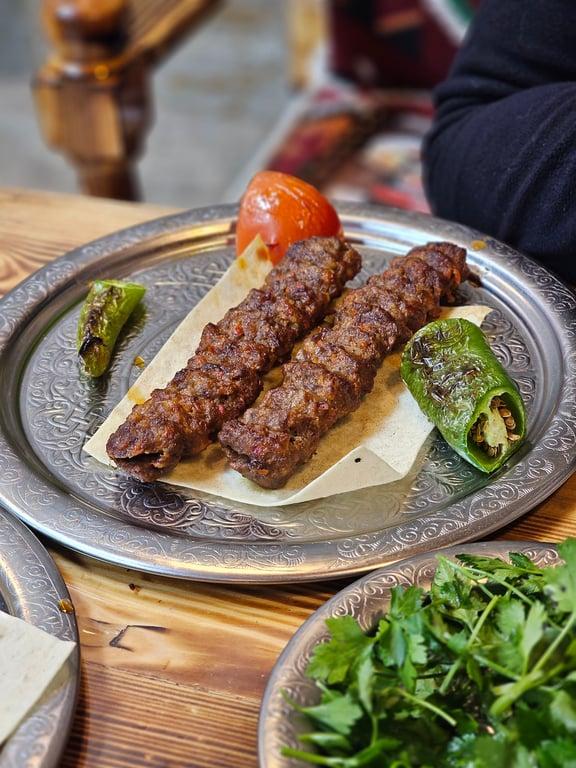 Tarihi tahtakale kebapçısı fotoğraf 3