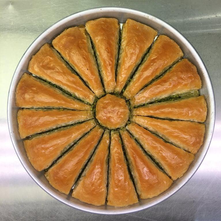 Tarihi Elmacıpazarı Güllüoğlu Baklava fotoğraf 4