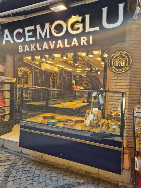 Acemoğlu Baklavaları