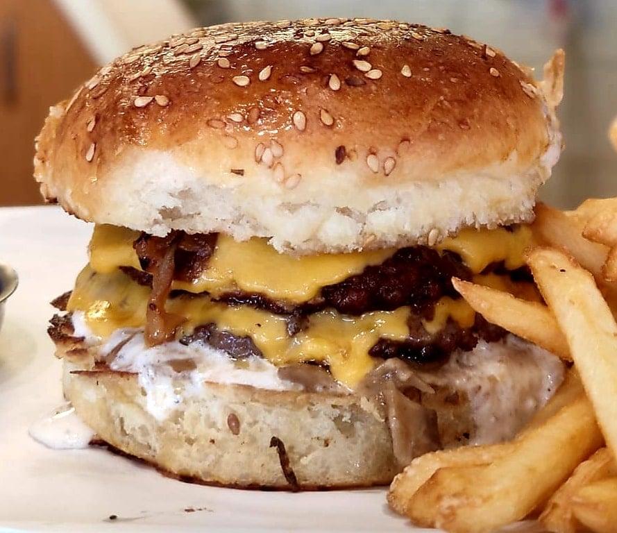 Arada Burger fotoğraf 2