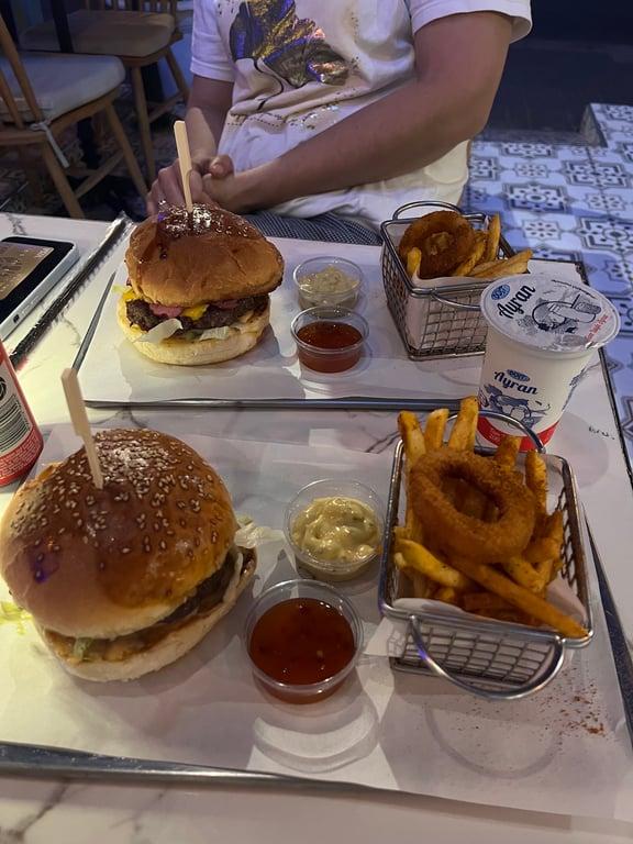 Arada Burger fotoğraf 7